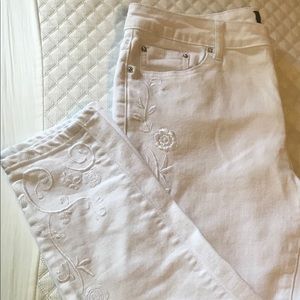 Earl Jeans white embroidered crop straight leg